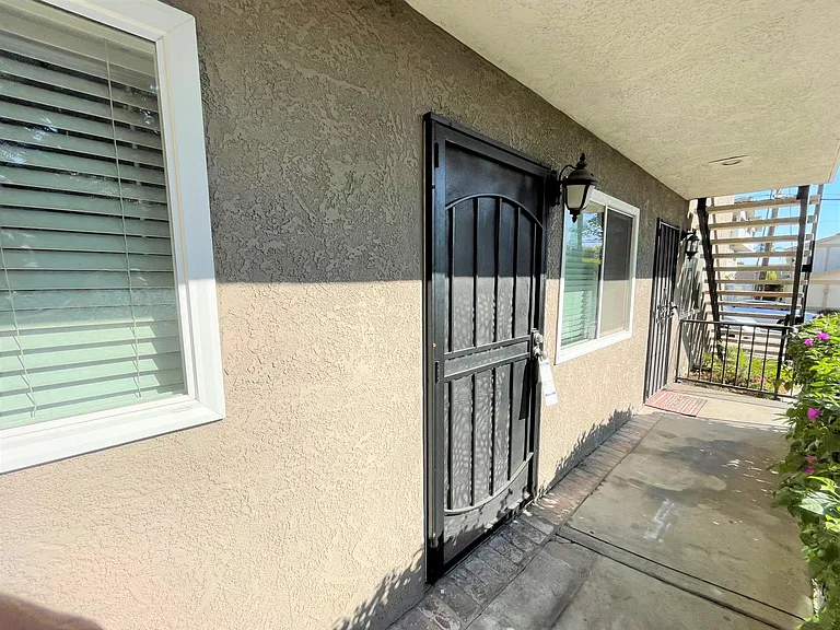 13625 Franklin St #B — Photo 2