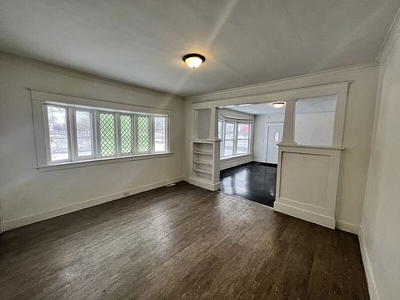 3rd image of 923 Turner Ave NW #1