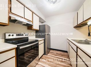 681 E Main St APT 19, Centreville, MI 49032