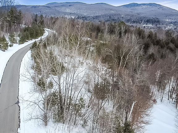 2nd image of 100 Pennock Lane