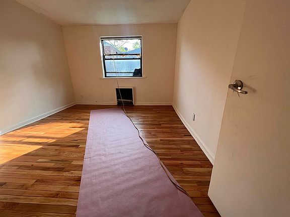 5th image of 11631 170th St #2G