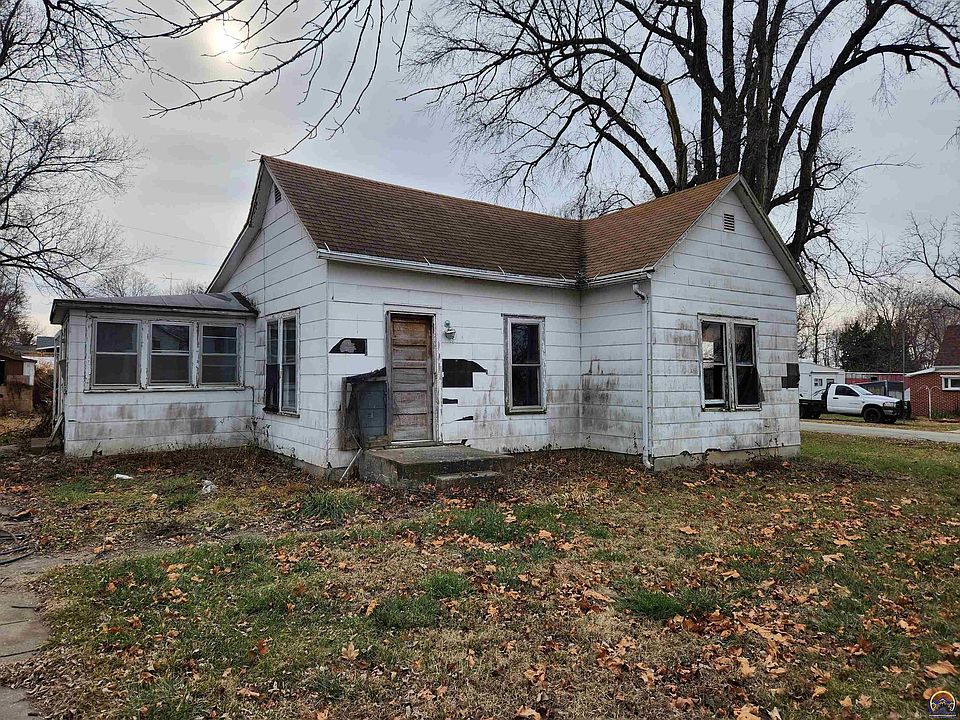 1st image of 741 Cedar St