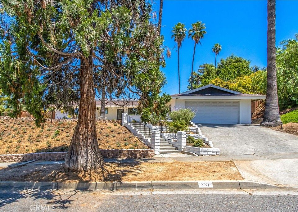 1st image of 237 Eucalyptus Dr