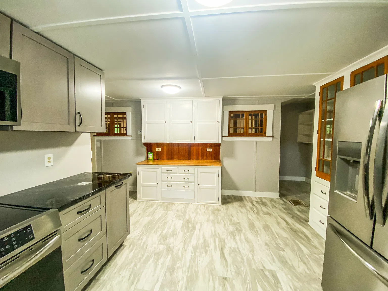 3 bed, $2,300 — Photo 2