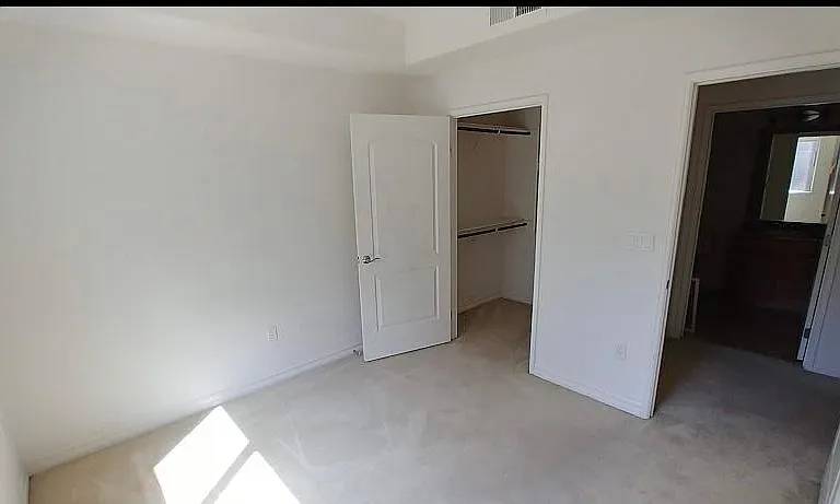 629 Traction Ave #450 — Photo 14