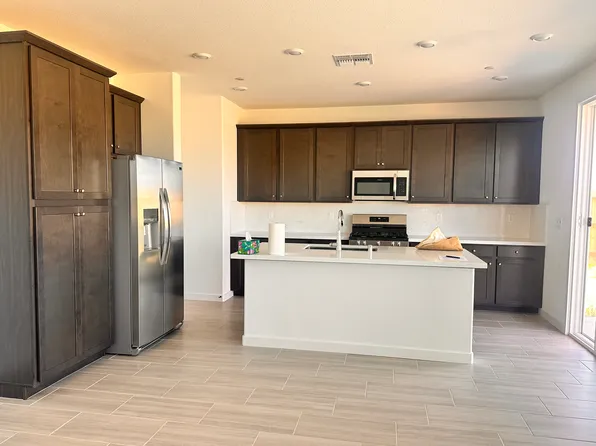 2047 Lava Ridge Ct, Plumas Lake, CA