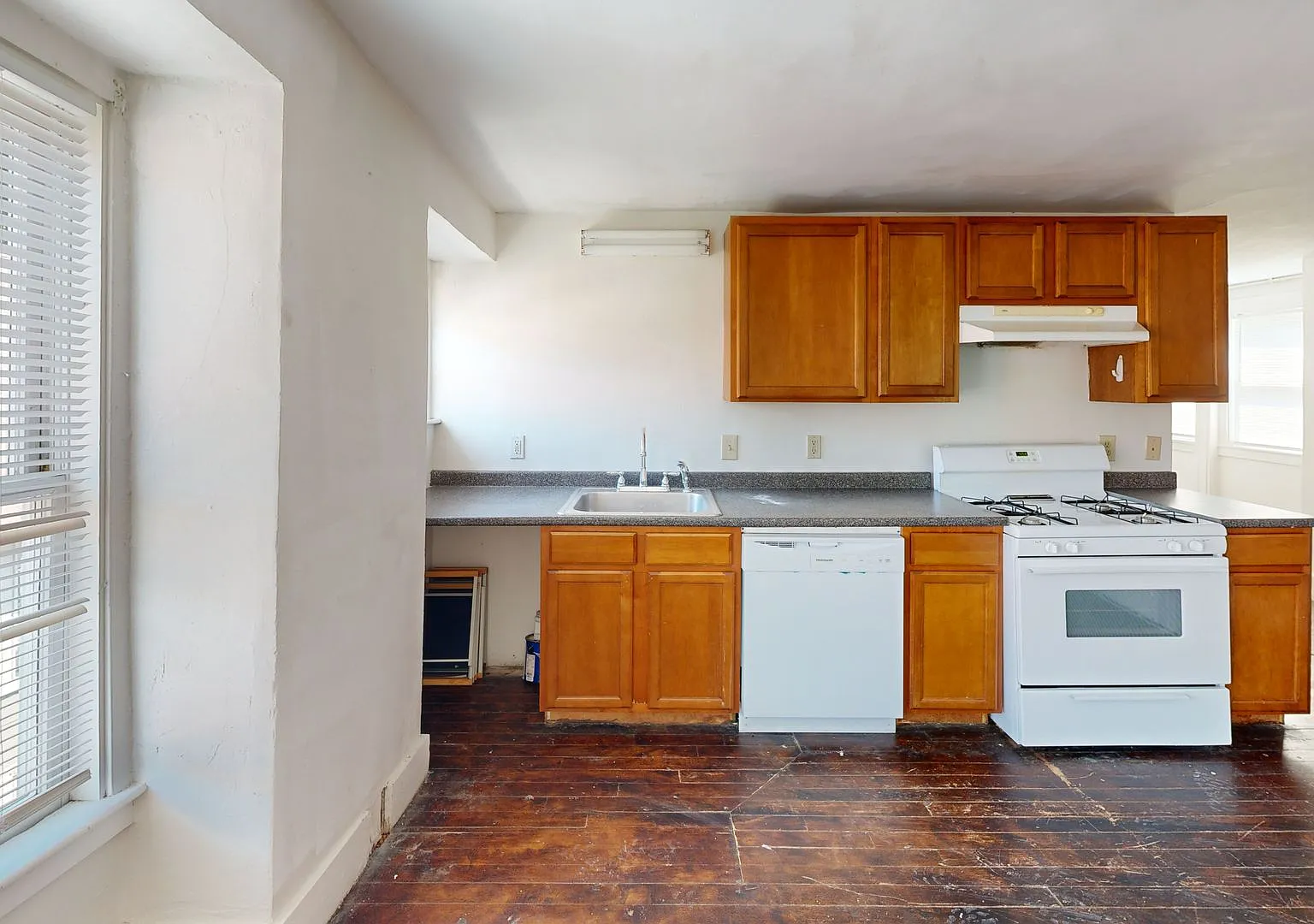 120 Main St. — Photo 3