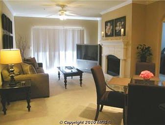3rd image of 12921 Centre Park Cir