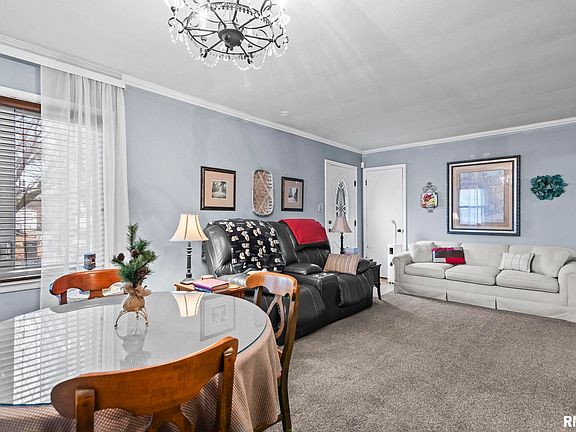 4th image of 18 Maple Ct