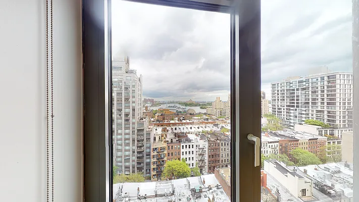 Rented by Bond New York | media 49