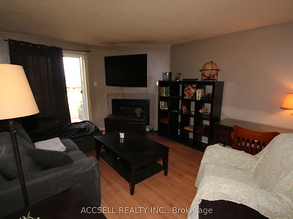 3rd image of 731 Deveron Cres #111
