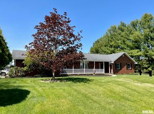 15825 Whisper Ln, Petersburg, IL 62675