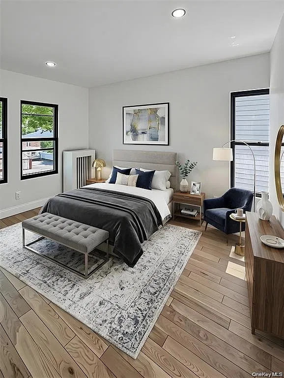 3 bed, 1.0 bath, 900 sqft, $3,000 — Photo 2
