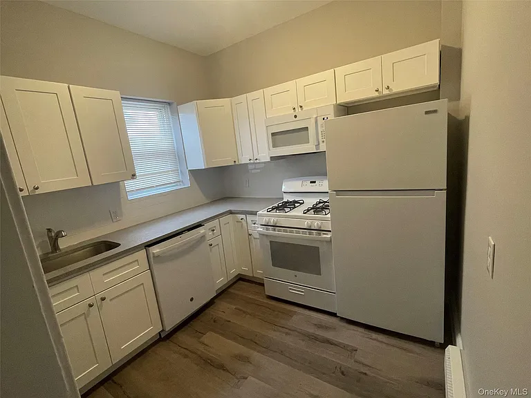 51 Smith St #A1 — Photo 2
