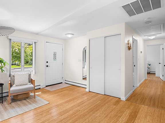 5th image of 58 Sloane Dr