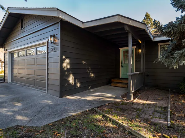 1941 NE Desert Ct, Bend, OR 97701