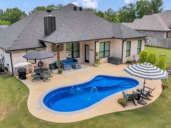 3rd image of 17182 Ironwood Dr