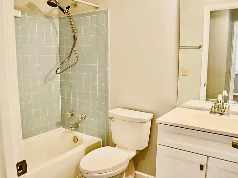 1 Sherbrook Ct — Photo 4