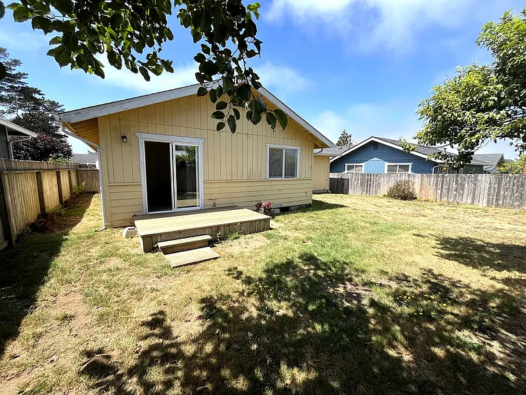 2025 Thiel Ave — Photo 18