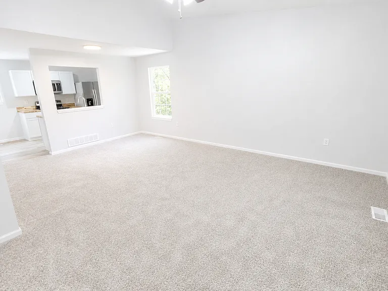 5318 Godas Cir — Photo 2