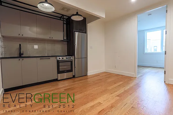 Rented by Evergreen Apartments BK | media 91