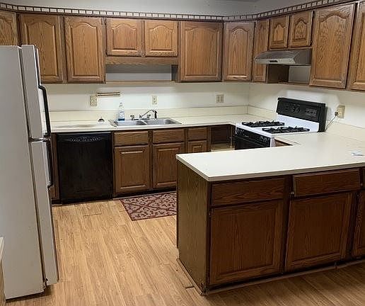 5th image of 3772 Woodward Dr