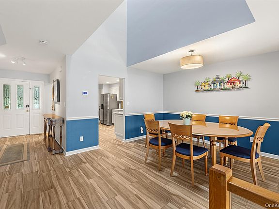 5th image of 8 Victoria Drive #8
