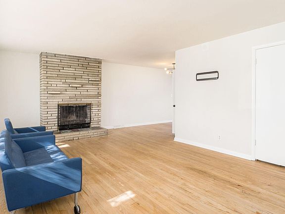 4th image of 4230 Eastlea Dr