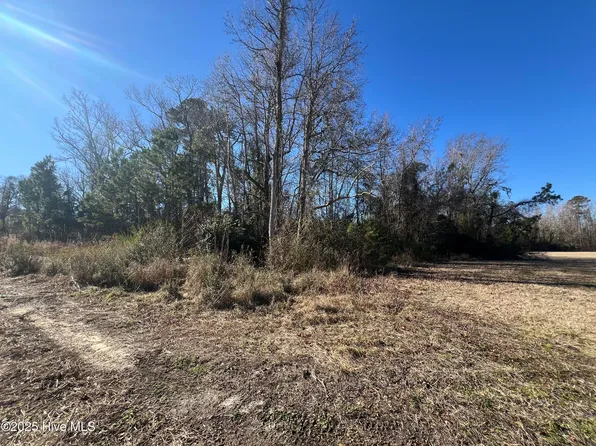 383 Ocean Highway E, Supply, NC 28462