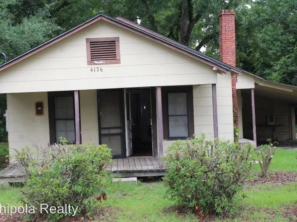 4176 Baltzell St, Marianna, FL 32446