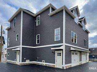 25A Village Rd, Milford, CT 06460