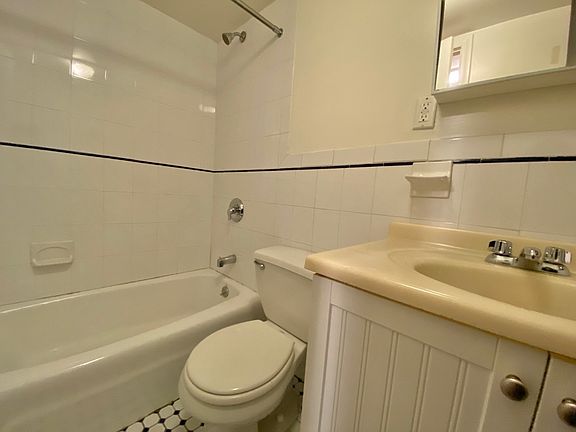 5th image of 304 E 83rd St #1BB
