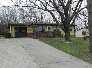 321 Warner Ave, Bonner Springs, KS 66012