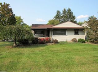 1070 Doris Dr, Hubbard, OH 44425