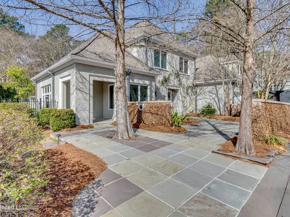 2 Waterstone Pl, Jackson, MS 39211