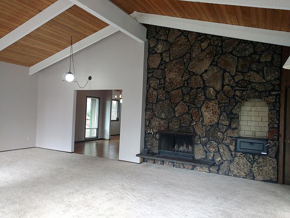 4th image of 5004 N Northwood Dr