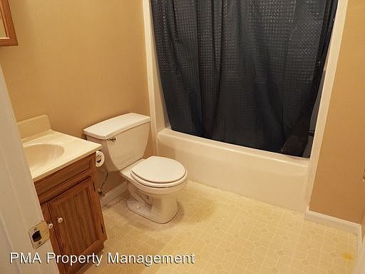 4th image of 703 Skyline Dr #D