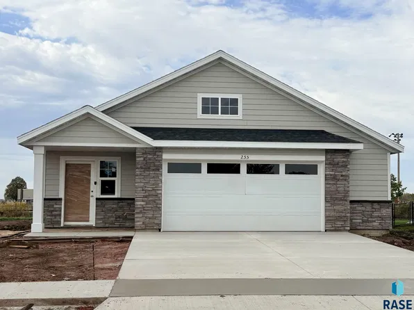 255 Thelma Ave, Harrisburg, SD 57032