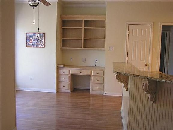 3rd image of 300 Telluride Dr