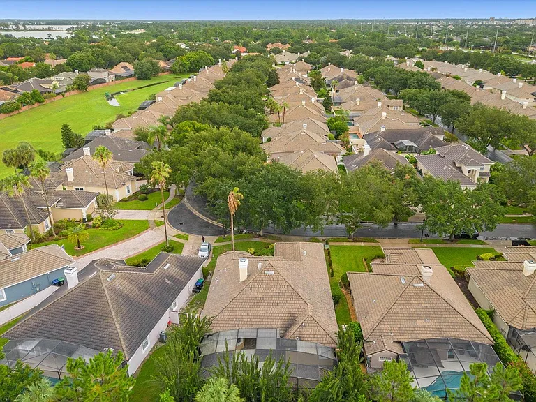 10674 Woodchase Cir — Photo 32