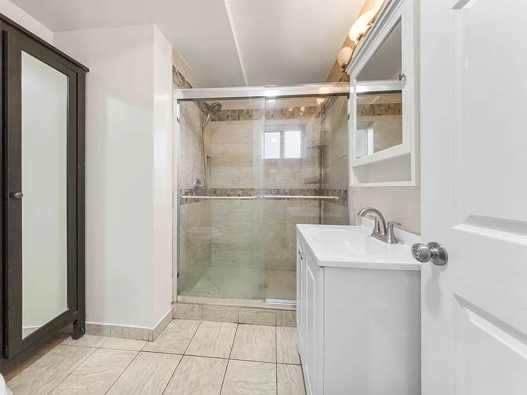 10554 Plainview Ave — Photo 42
