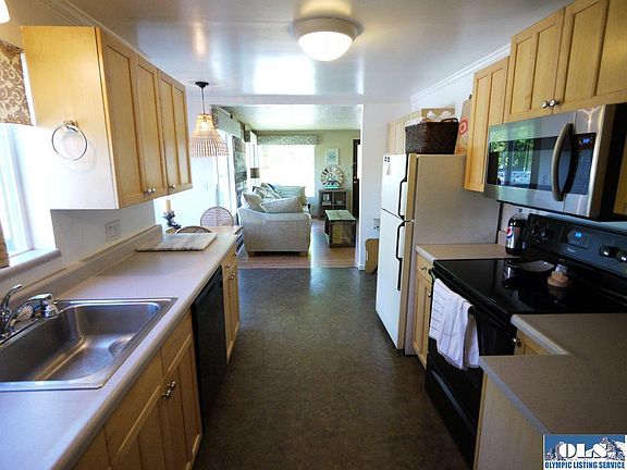 3rd image of 406 N Ennis St