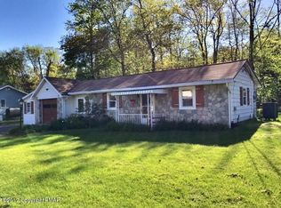 126 Whispering Acres Ln, Wind Gap, PA 18091