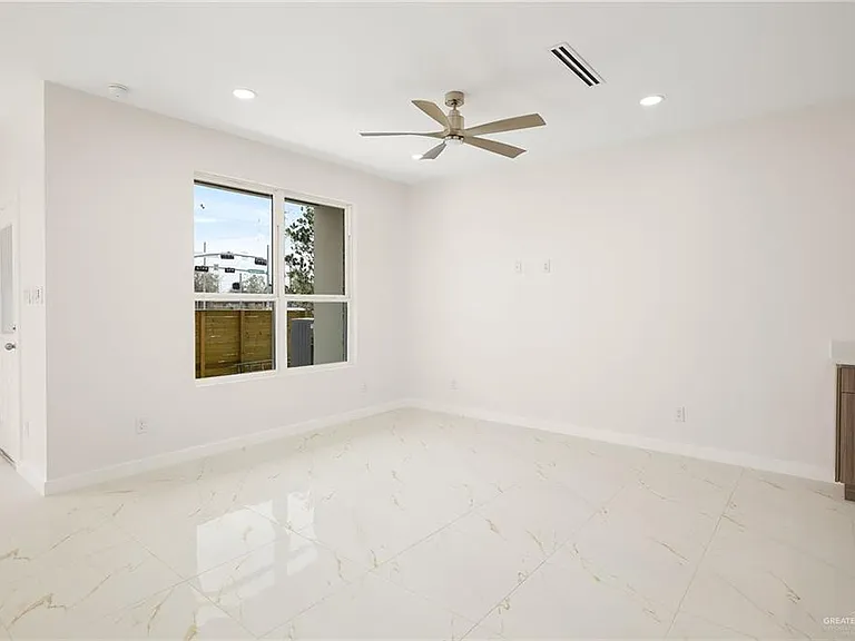 916 S Bicentennial Blvd — Photo 5