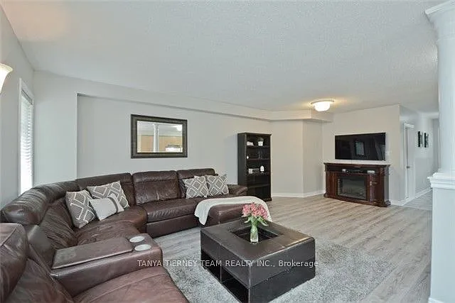 64 Melody Dr — Photo 5