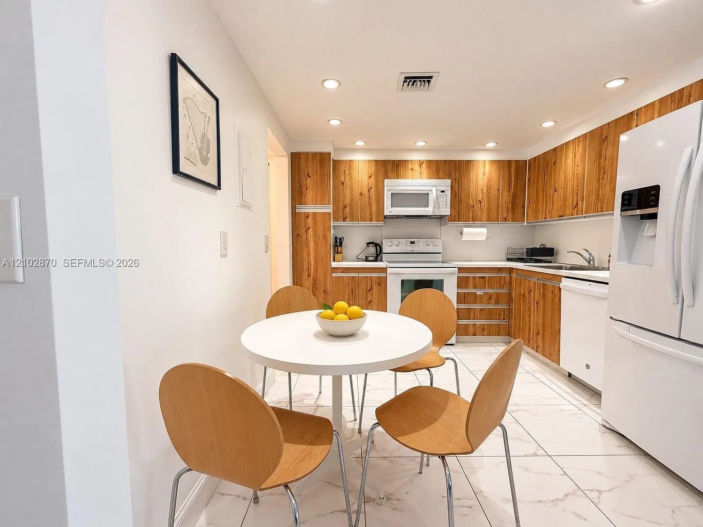 Catania Condo — Photo 4