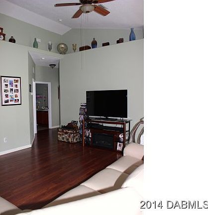 4th image of 20 White Oak Ln