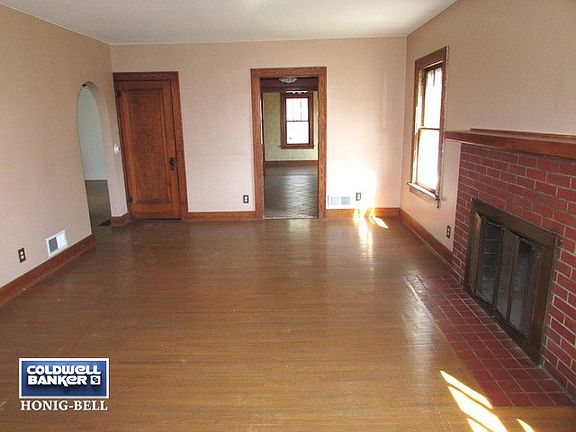 2nd image of 513 W New York St