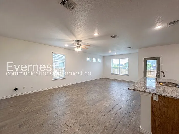 621 Old Glory Rd — Photo 5