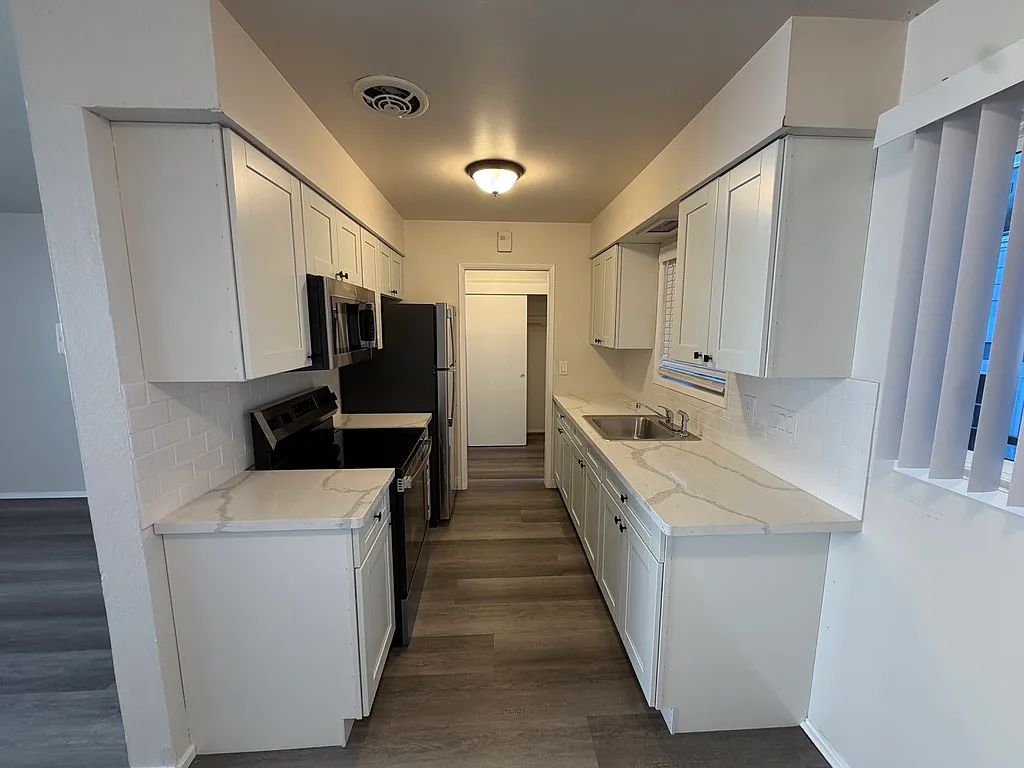 311 Lester — Photo 1